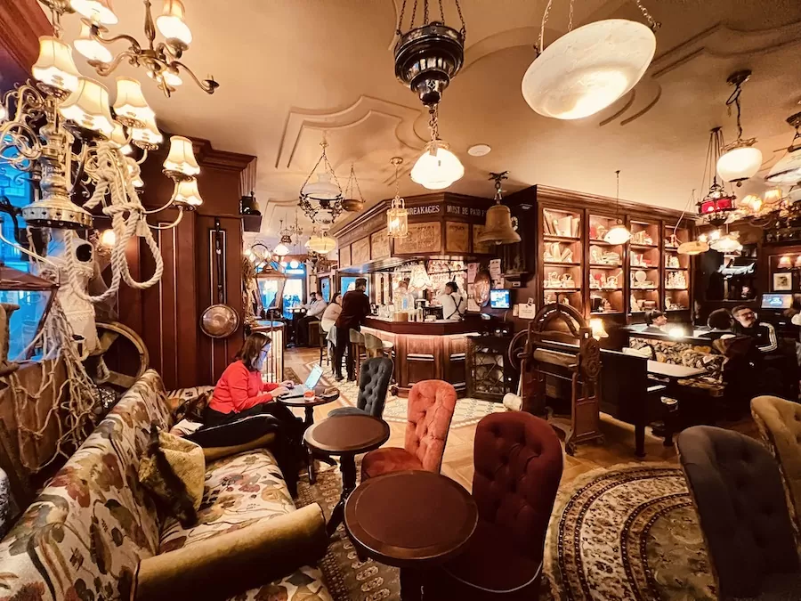 Mr.Fogg's Pawnbrokers